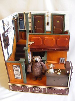 muppets-backstage-playset-by-palisades-w-rowlf-action1